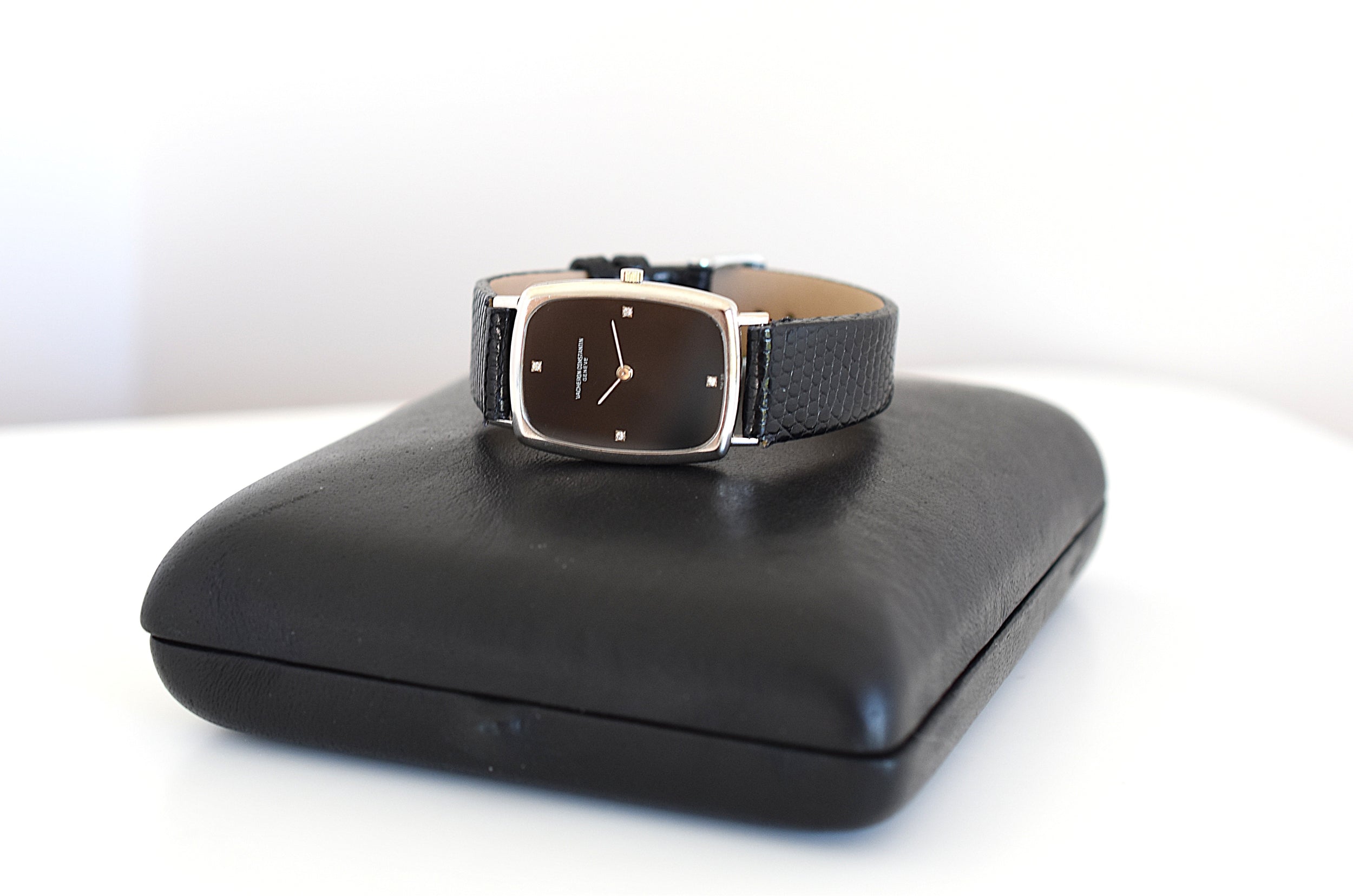 Montre VACHERON CONSTANTIN en or blanc, acier, cuir, onyx et diamants