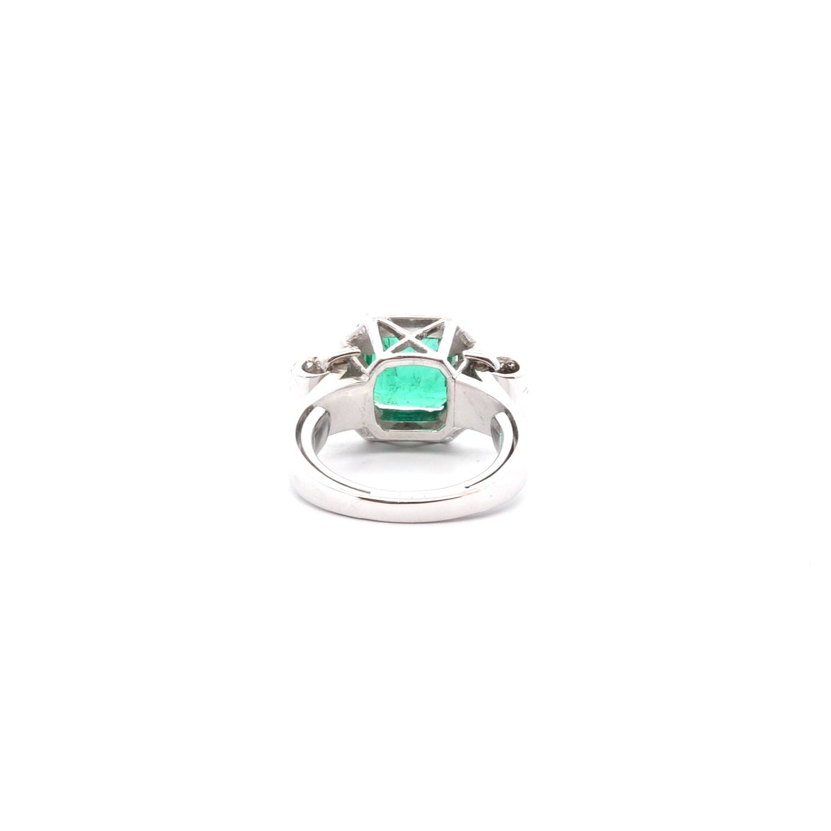Bague vintage émeraude 1,54cts et diamants