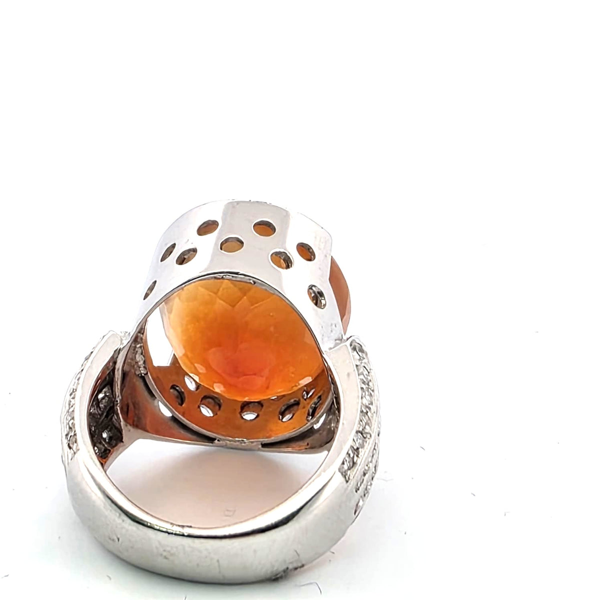 Bague Cocktail en or blanc, opale et diamants