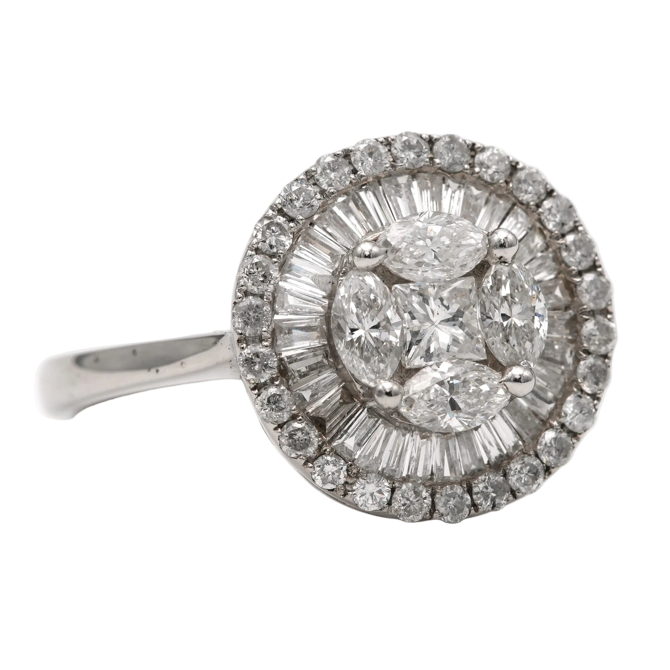 Bague Entourage en or blanc et diamants