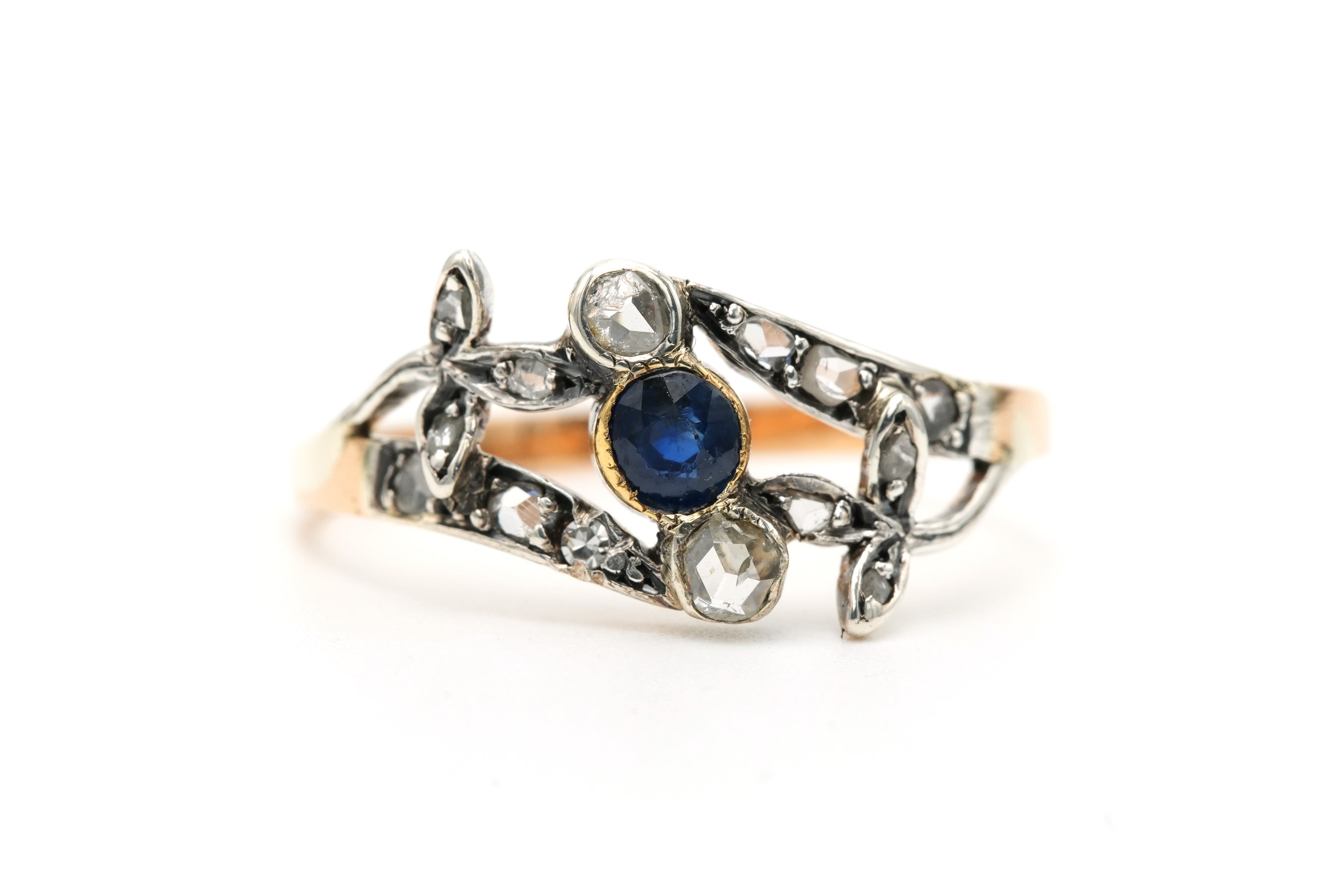 Bague en or blanc, or jaune, saphirs et diamants