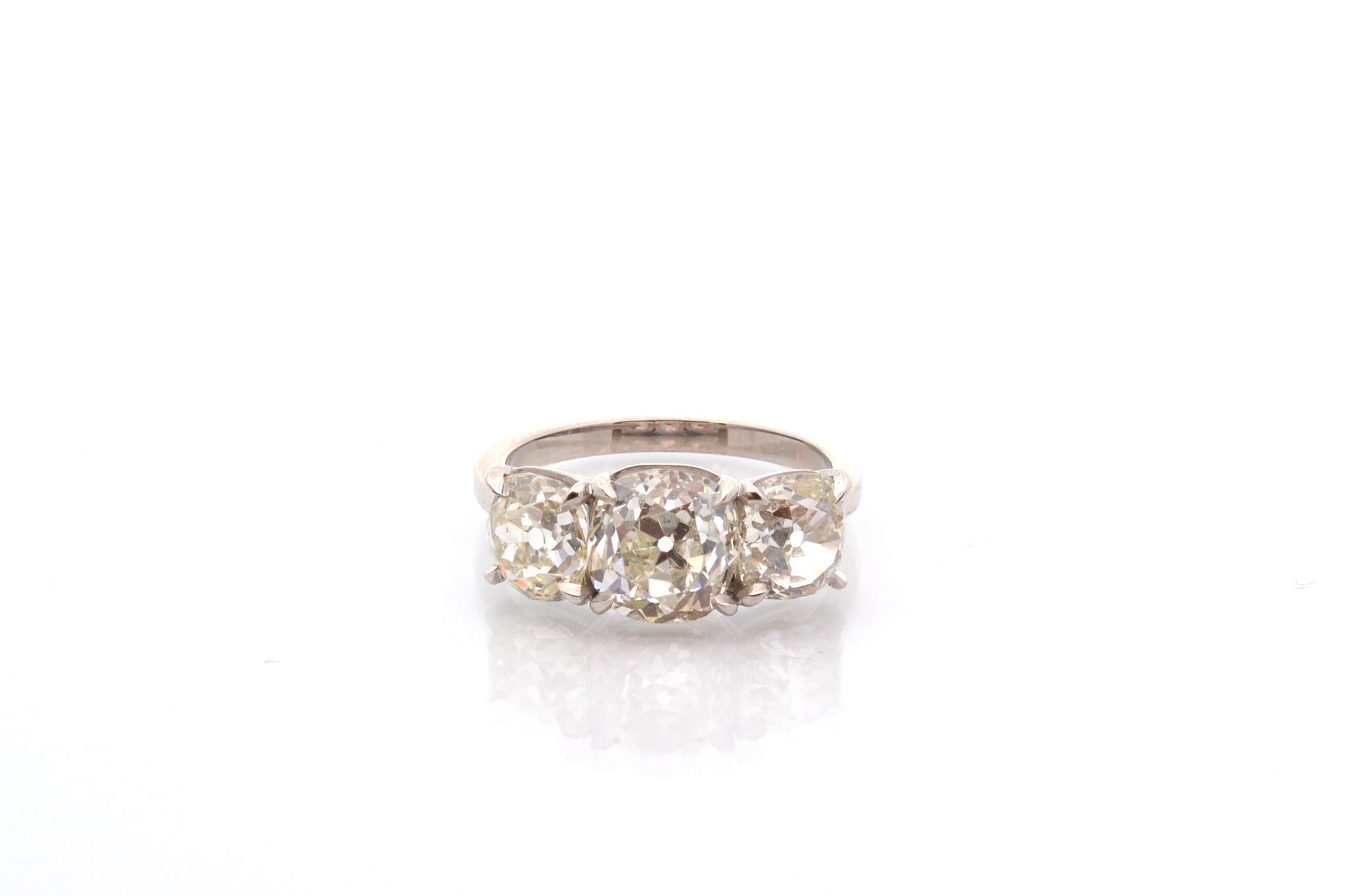 Bague vintage trilogie diamants en platine