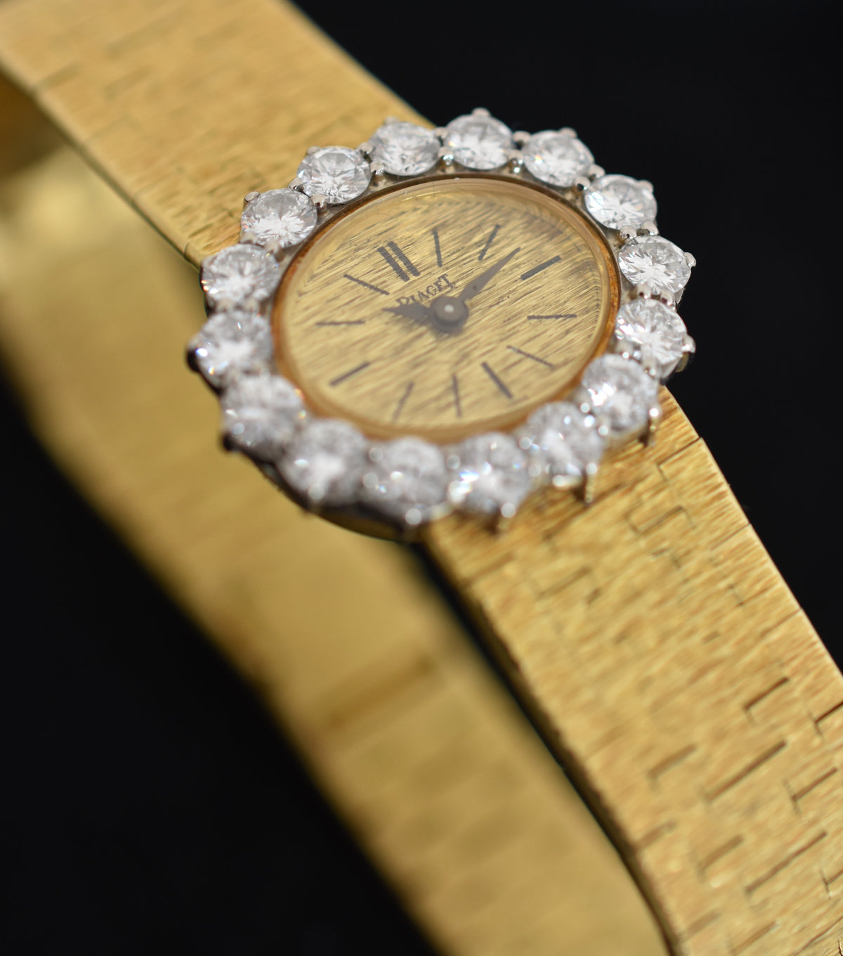 Montre PIAGET en or jaune et diamants