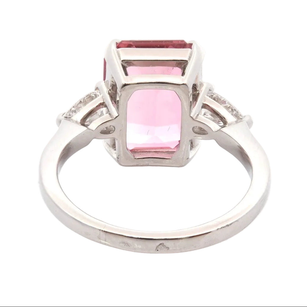 Ring pink tourmaline and diamonds