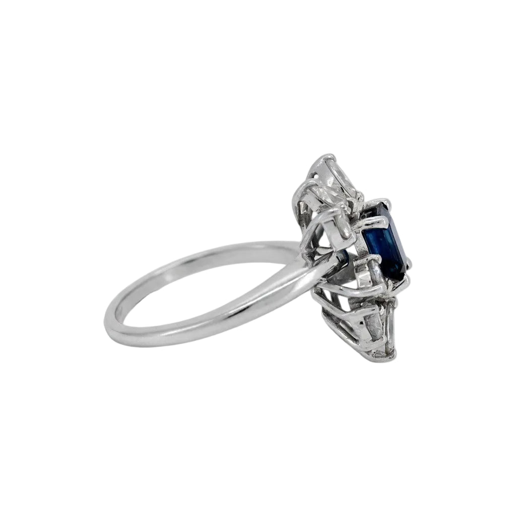 Bague Marguerite en or blanc, saphir et diamants