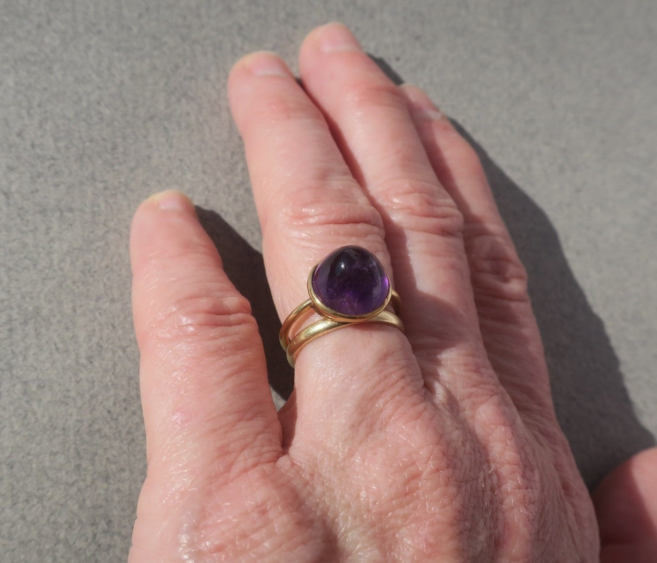 Bague Cocktail en or jaune et améthyste
