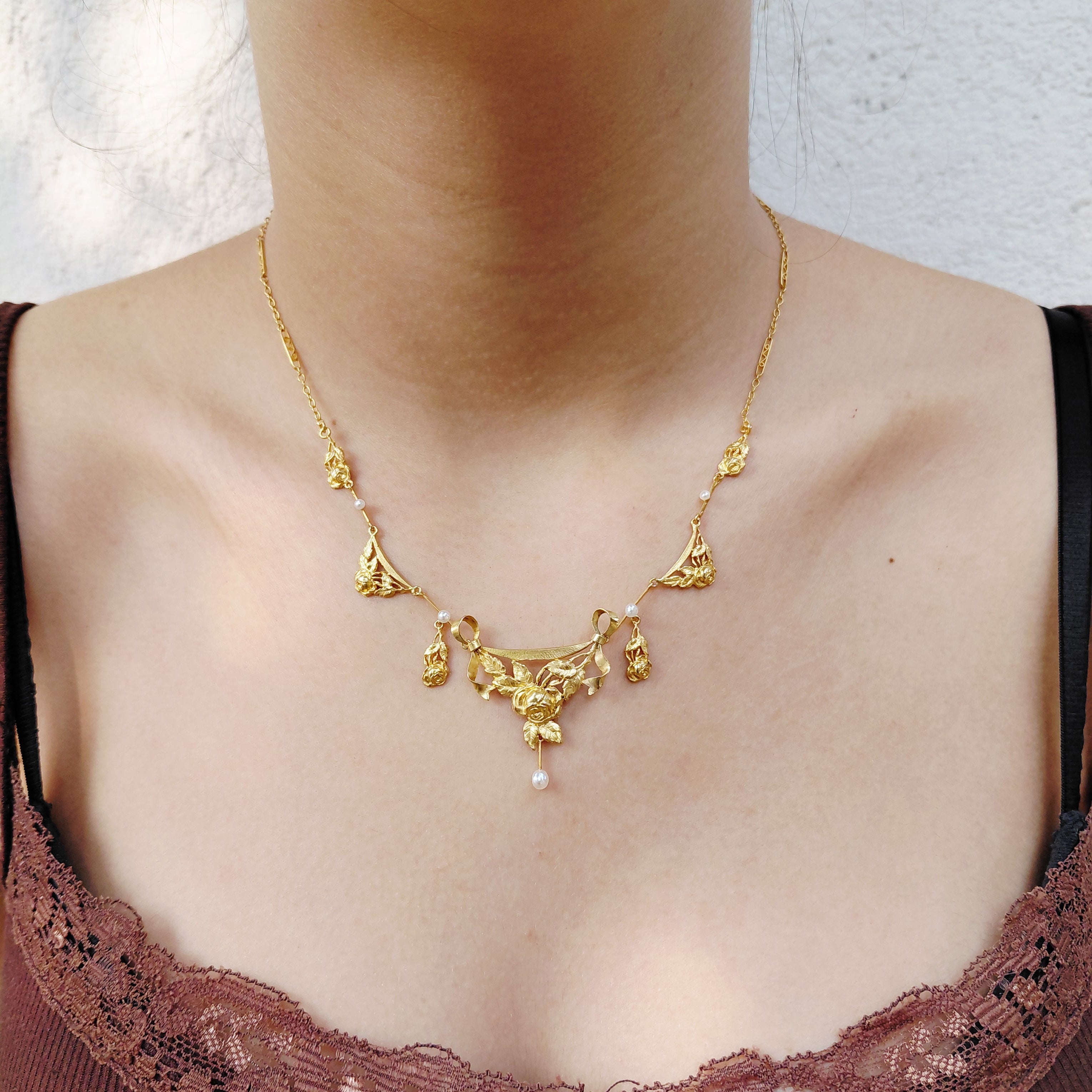 Collier Draperie en or champagne et perles