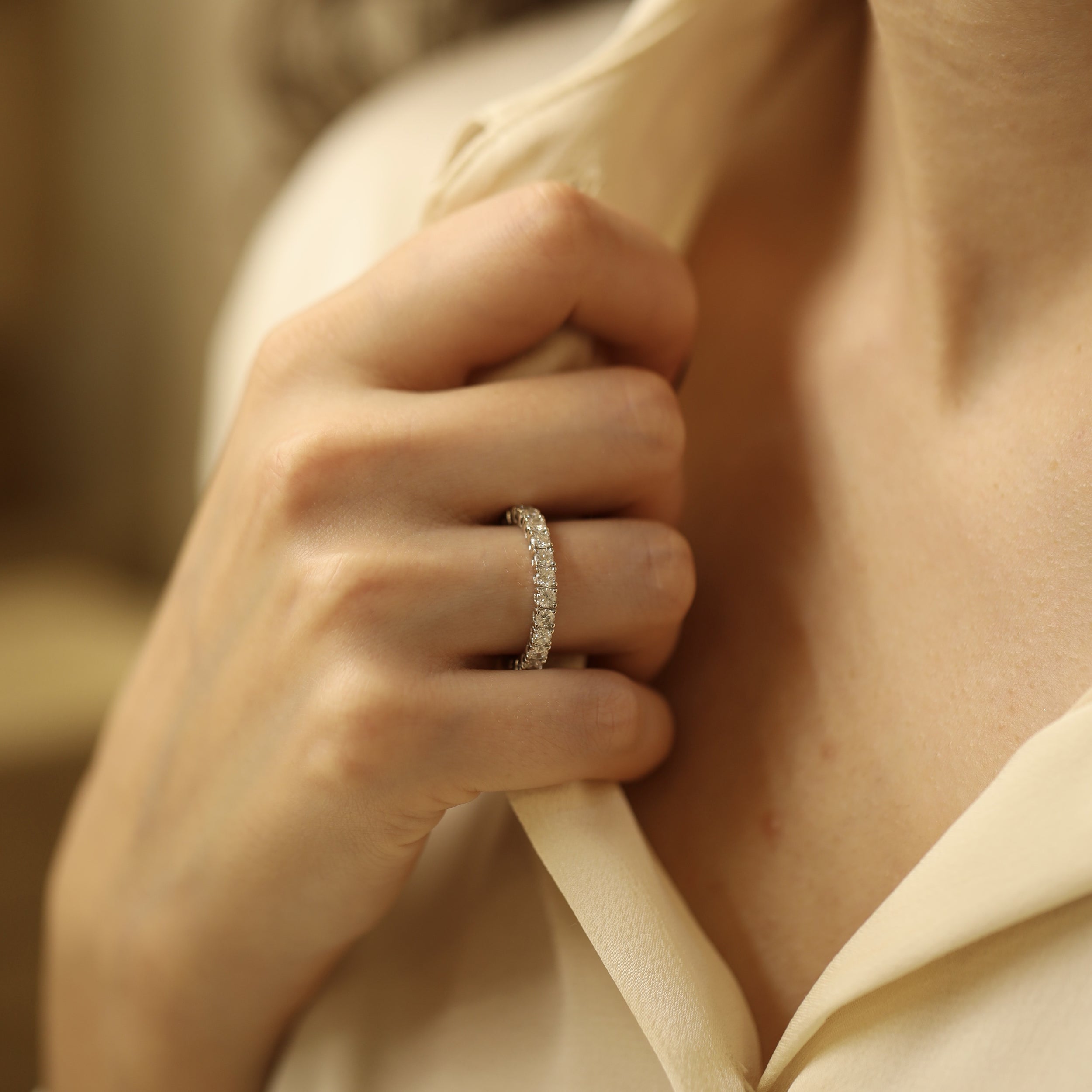Bague Alliance en or blanc et diamants