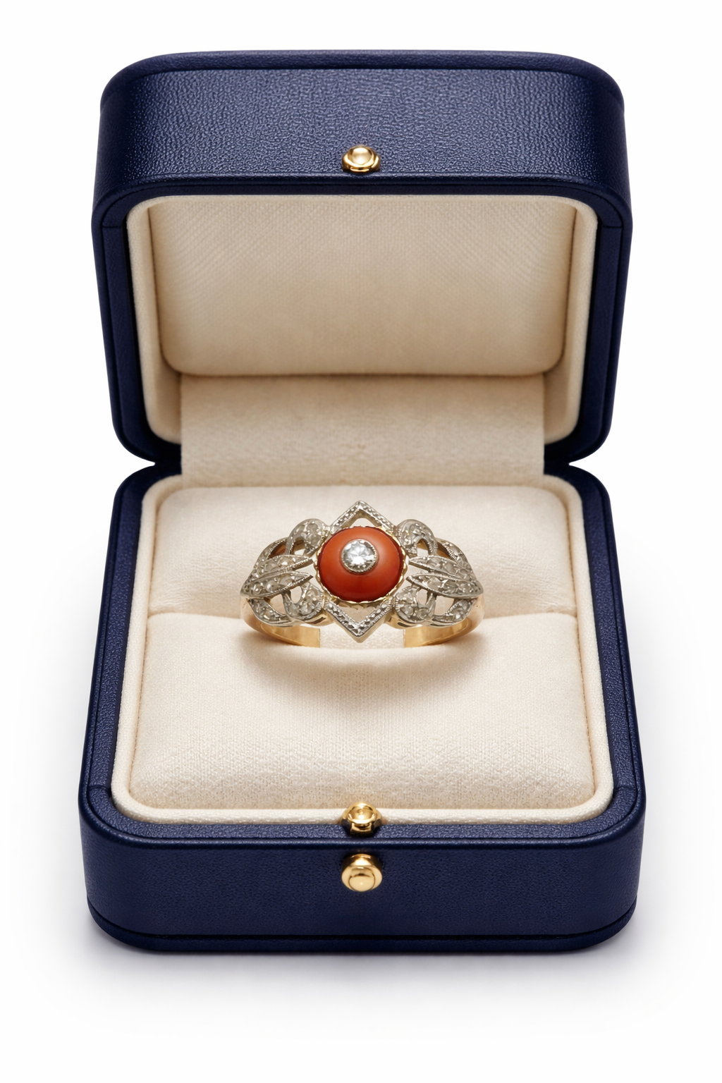 Bague Cocktail en or jaune, or blanc, platine, corail et diamants