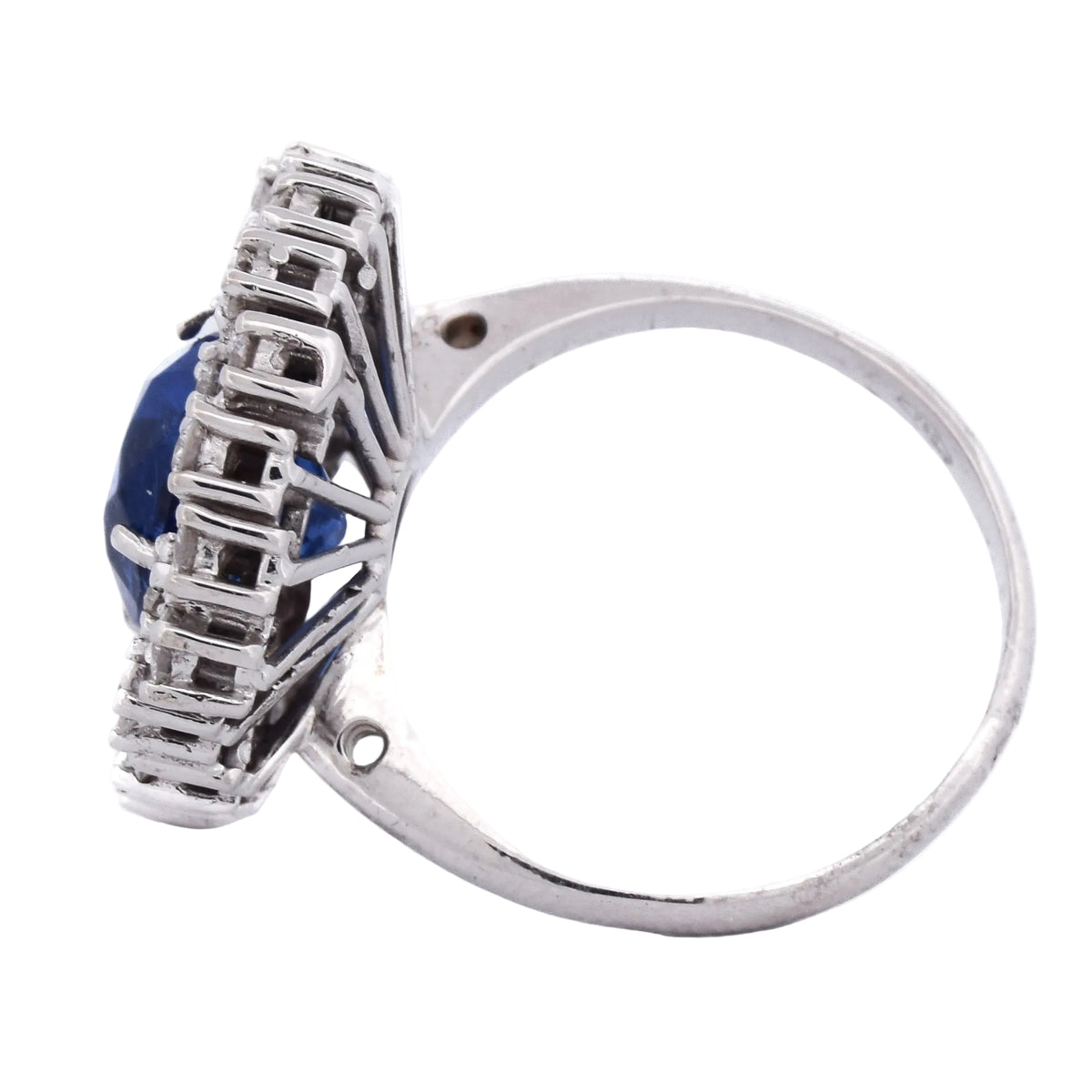 Bague Entourage en or blanc, saphir et diamants