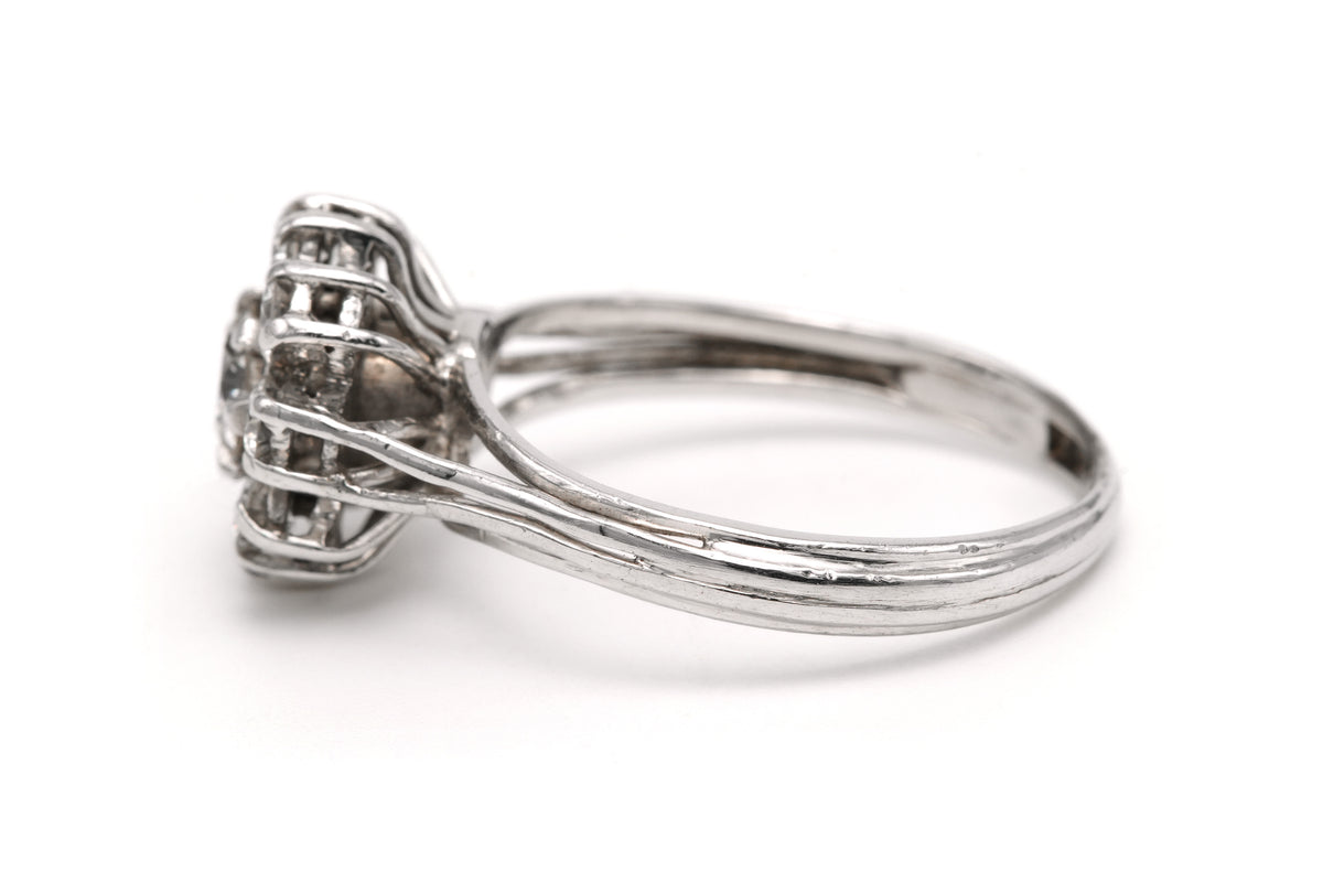 Bague Marguerite en or blanc et diamants