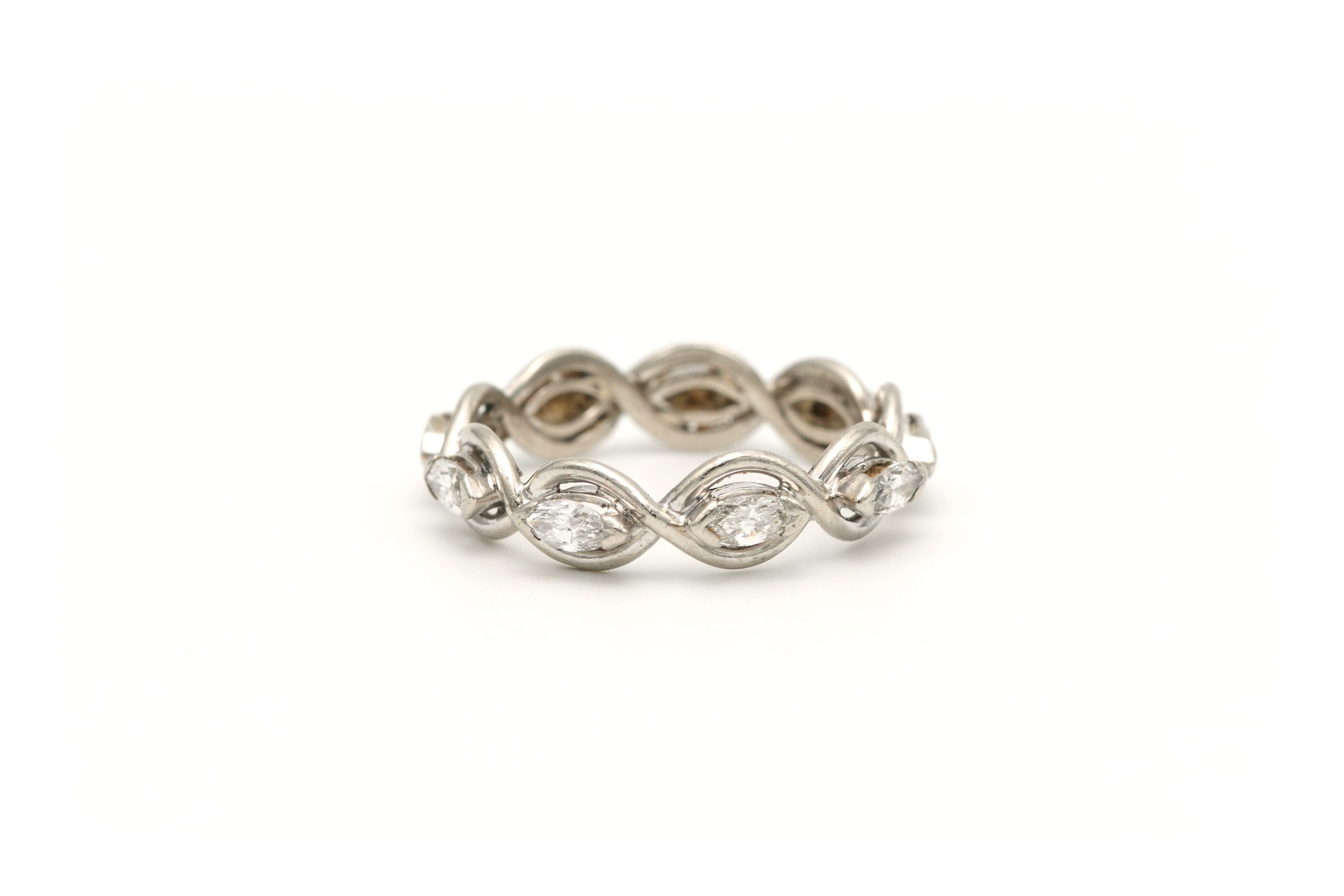 Bague Alliance en blanc, or jaune et diamants