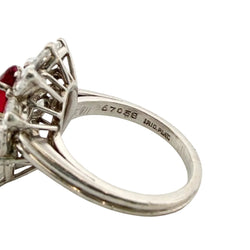 Bague Marguerite en platine, rubis et diamants