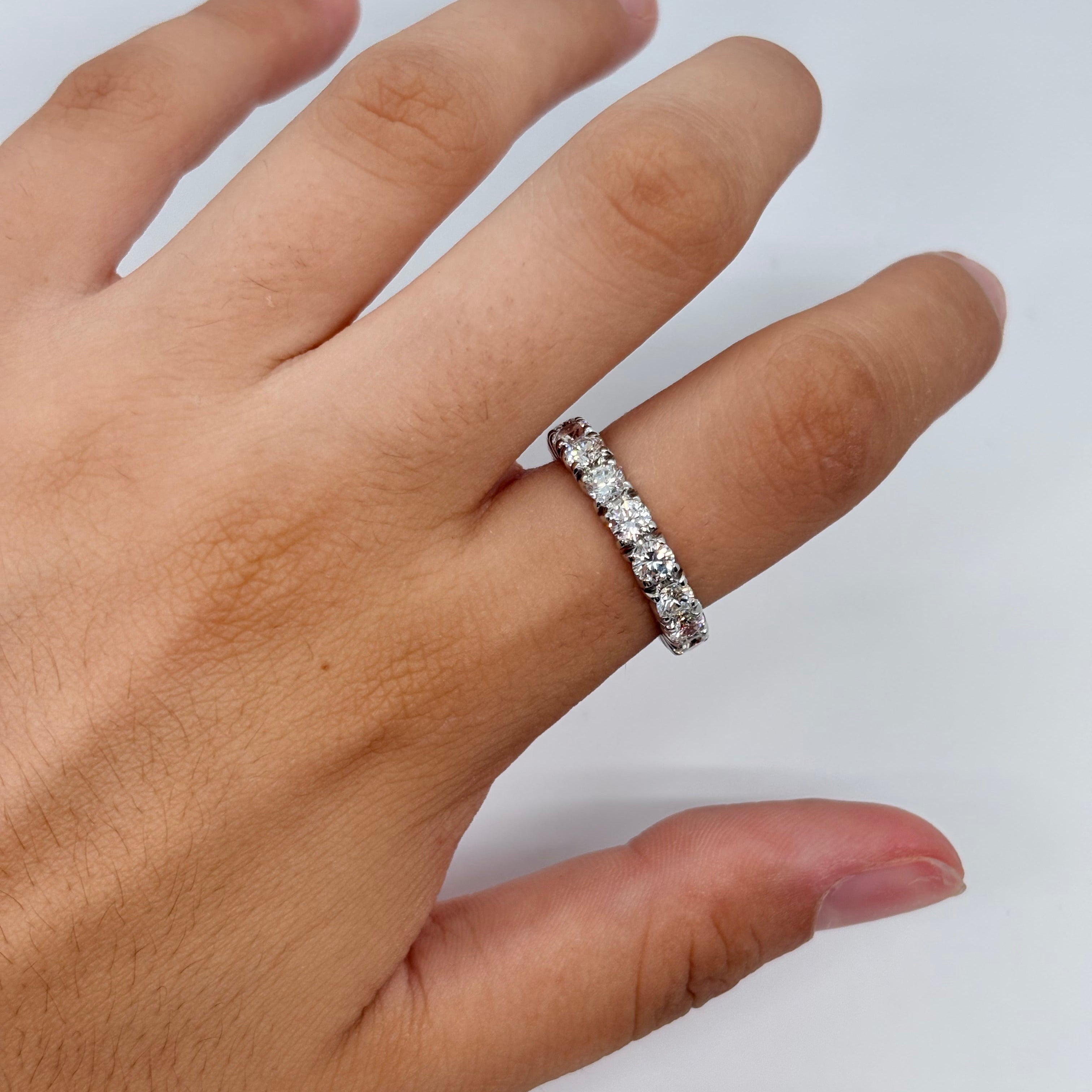 Bague Alliance en or blanc et diamants
