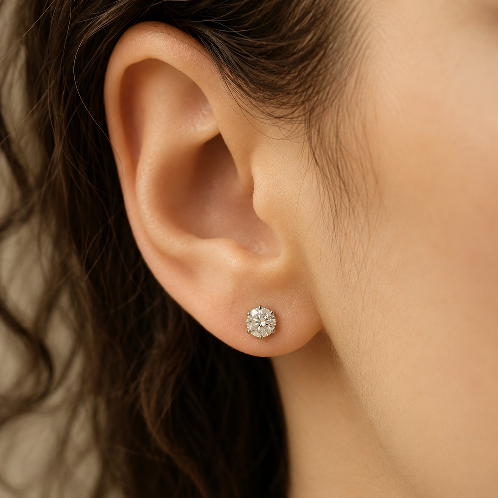 Boucles d'oreilles Puces en or blanc, platine et diamants