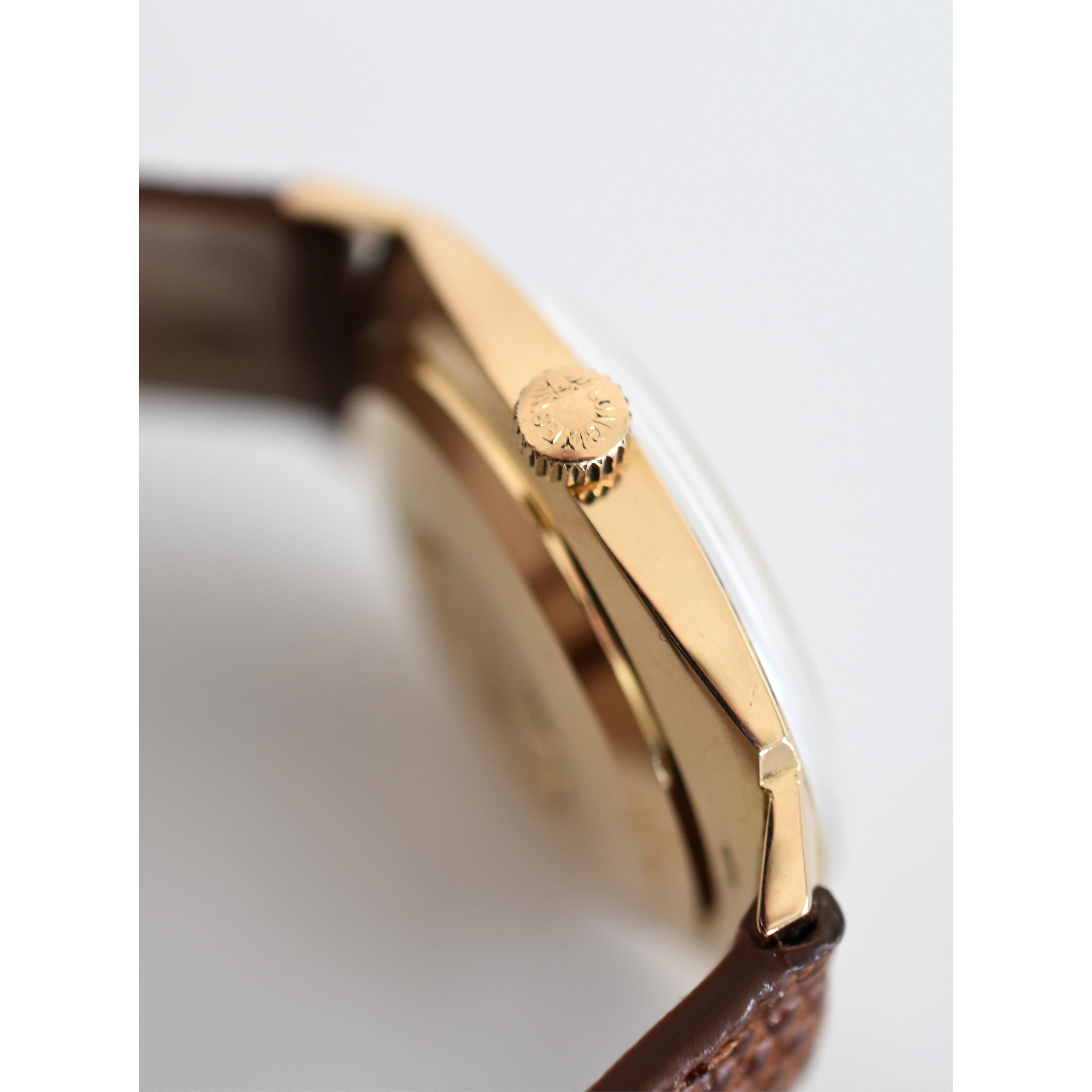 Montre LONGINES "Ultra Chron" en or jaune, argent et cuir