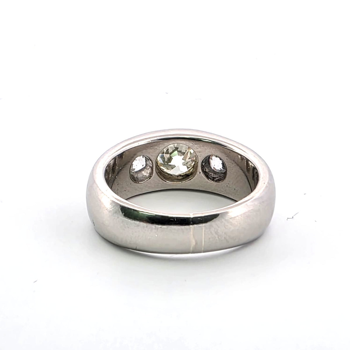 Bague Jonc en platine et diamants