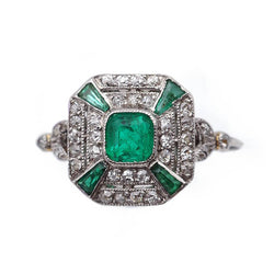 Bague Entourage en platine, émeraude et diamants