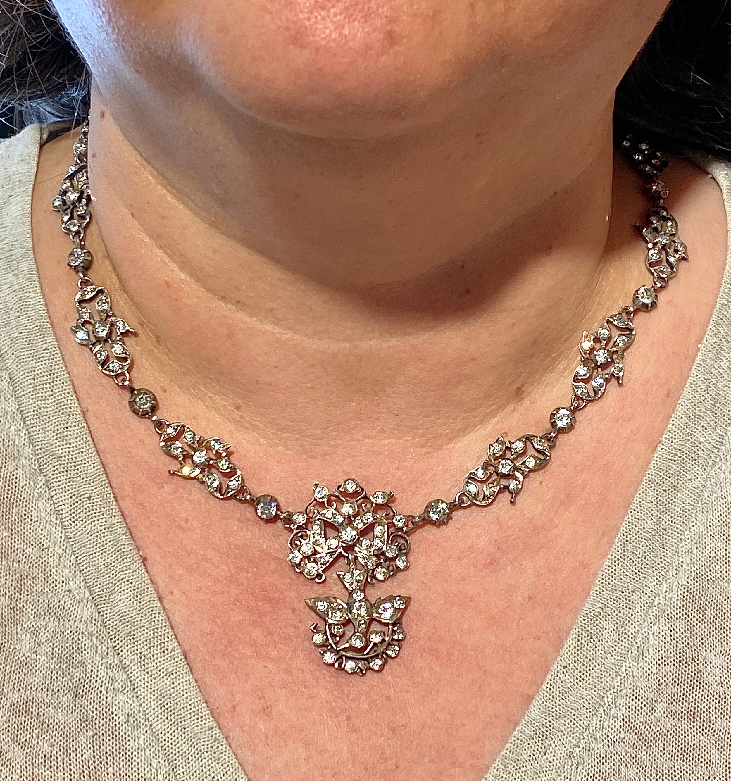 Collier Saint Esprit en argent et strass, vers 1815/1830