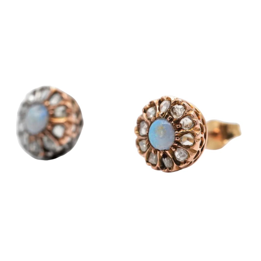 Boucles d'oreilles Puces en or jaune, opales et diamants