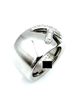 Bague CHAUMET. Collection "Liens" en or blanc et diamants