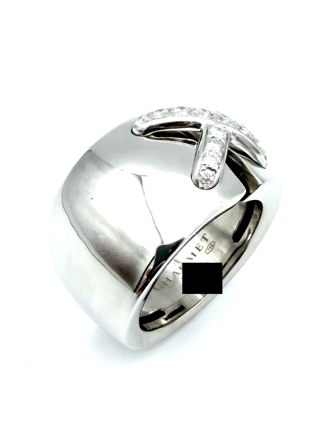 Bague CHAUMET. Collection "Liens" en or blanc et diamants