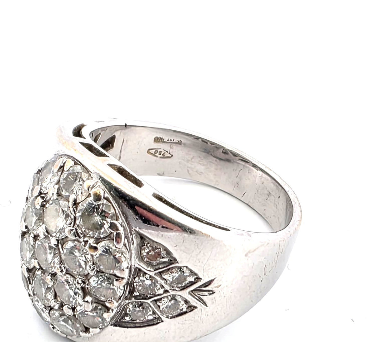 Bague Pavée en or blanc et diamants