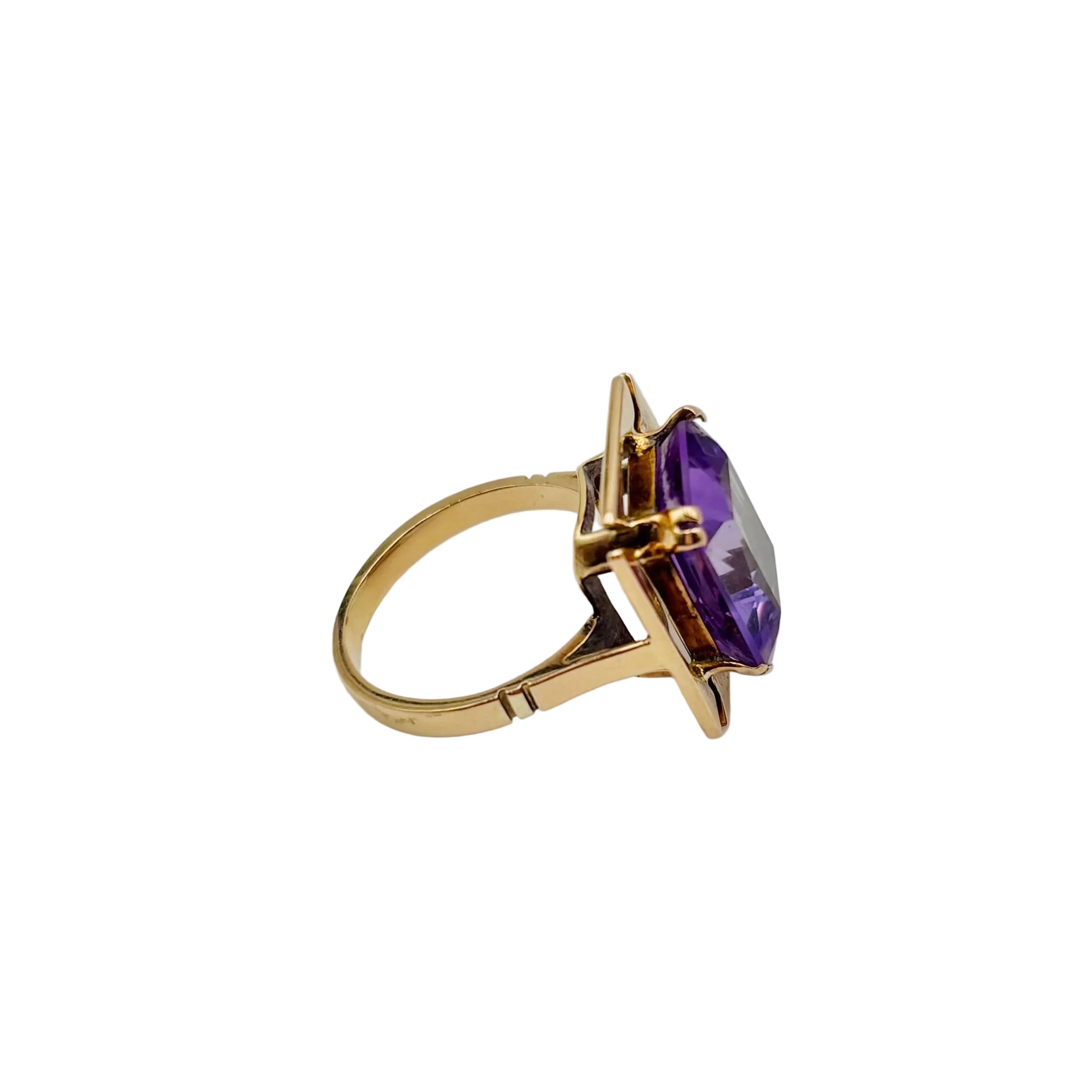 Bague Solitaire en or rose et améthyste