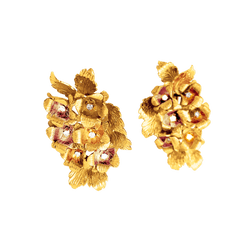 Boucles d'oreilles "Fleurs", or jaune et diamants.