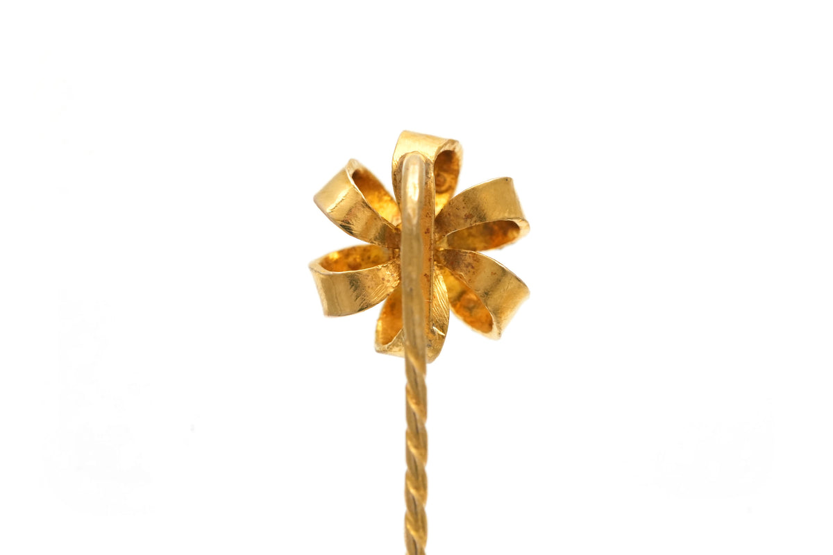 Pique à cravate en or jaune et diamant