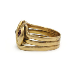 Bague en or jaune, rubis et diamants