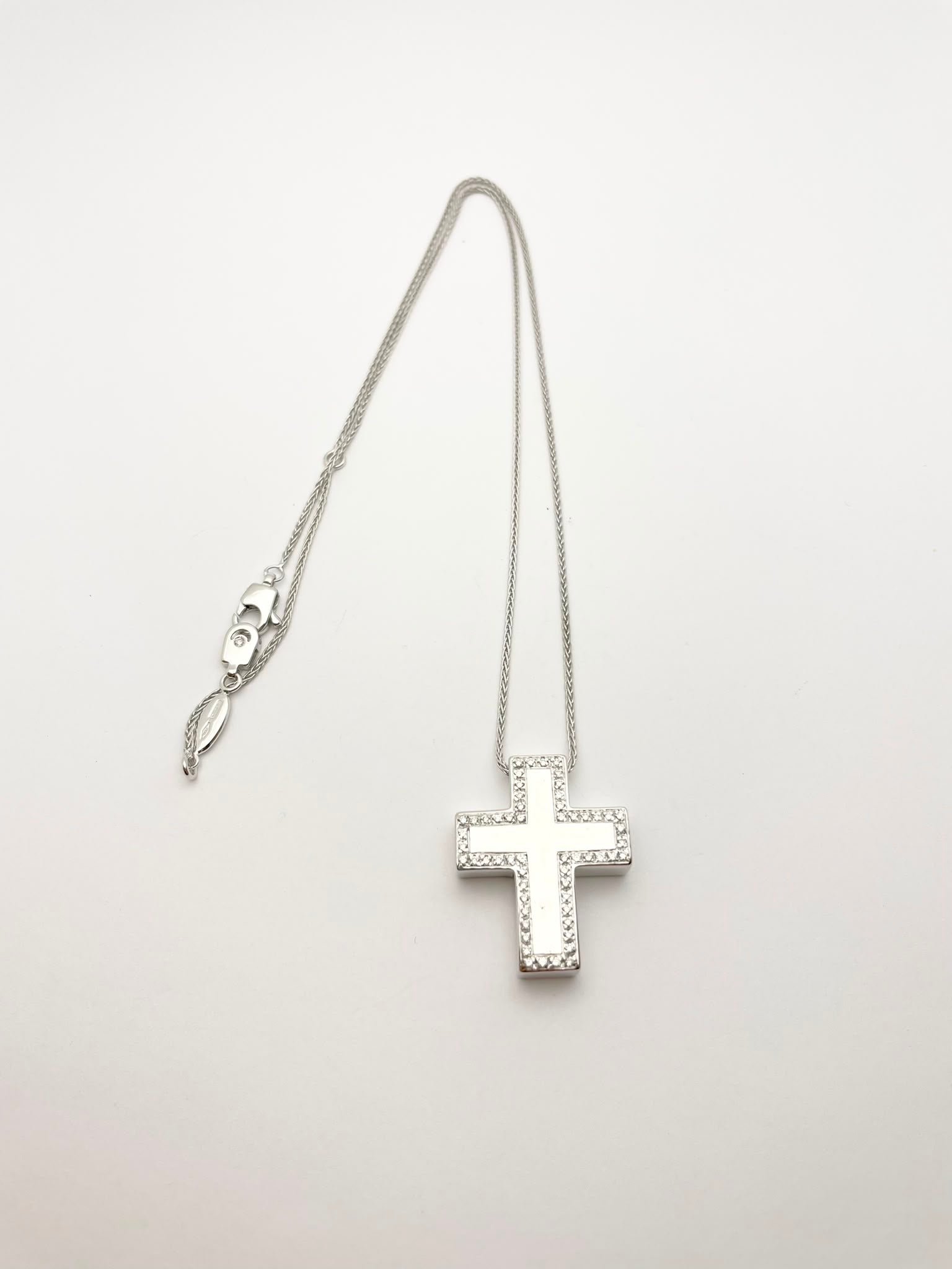 Collier Pendentif SALVINI en or blanc et diamants