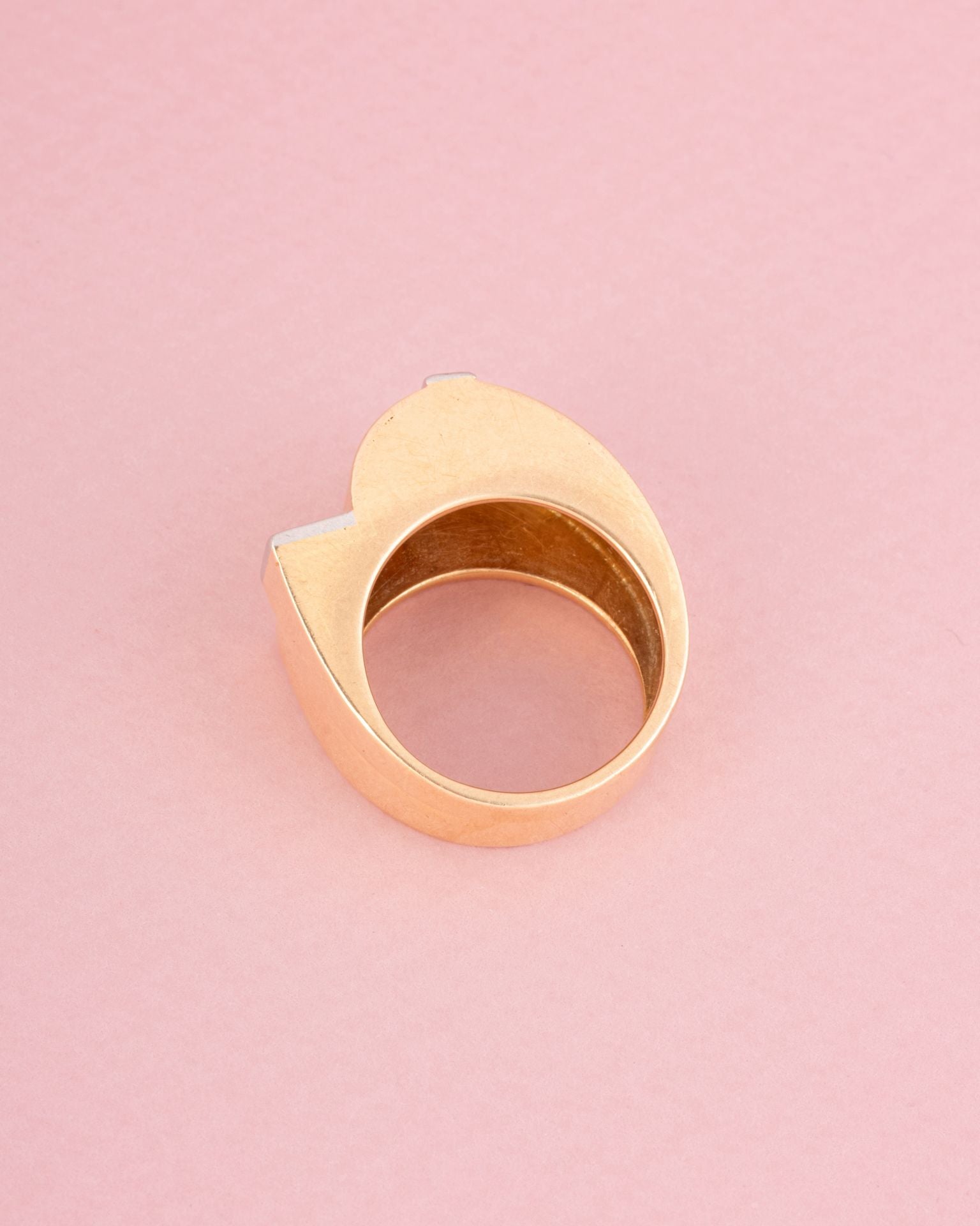 Bague tank en or jaune 18 carats et diamants
