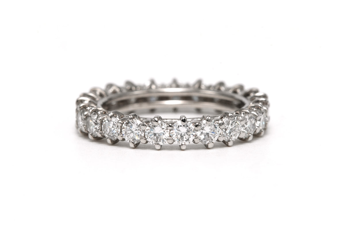 Bague Alliance en or blanc et diamants
