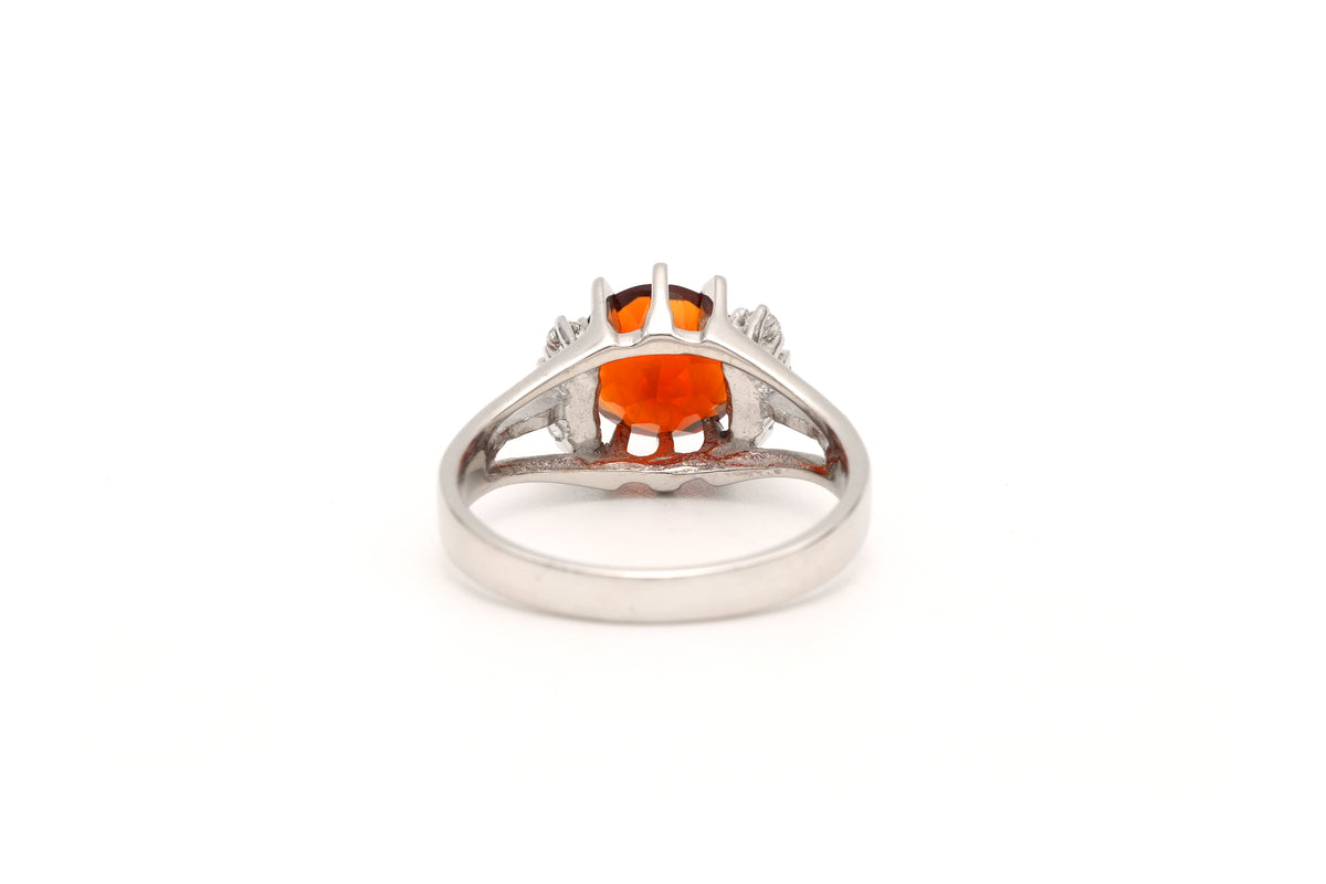 Bague Entourage en or blanc, citrine et diamants