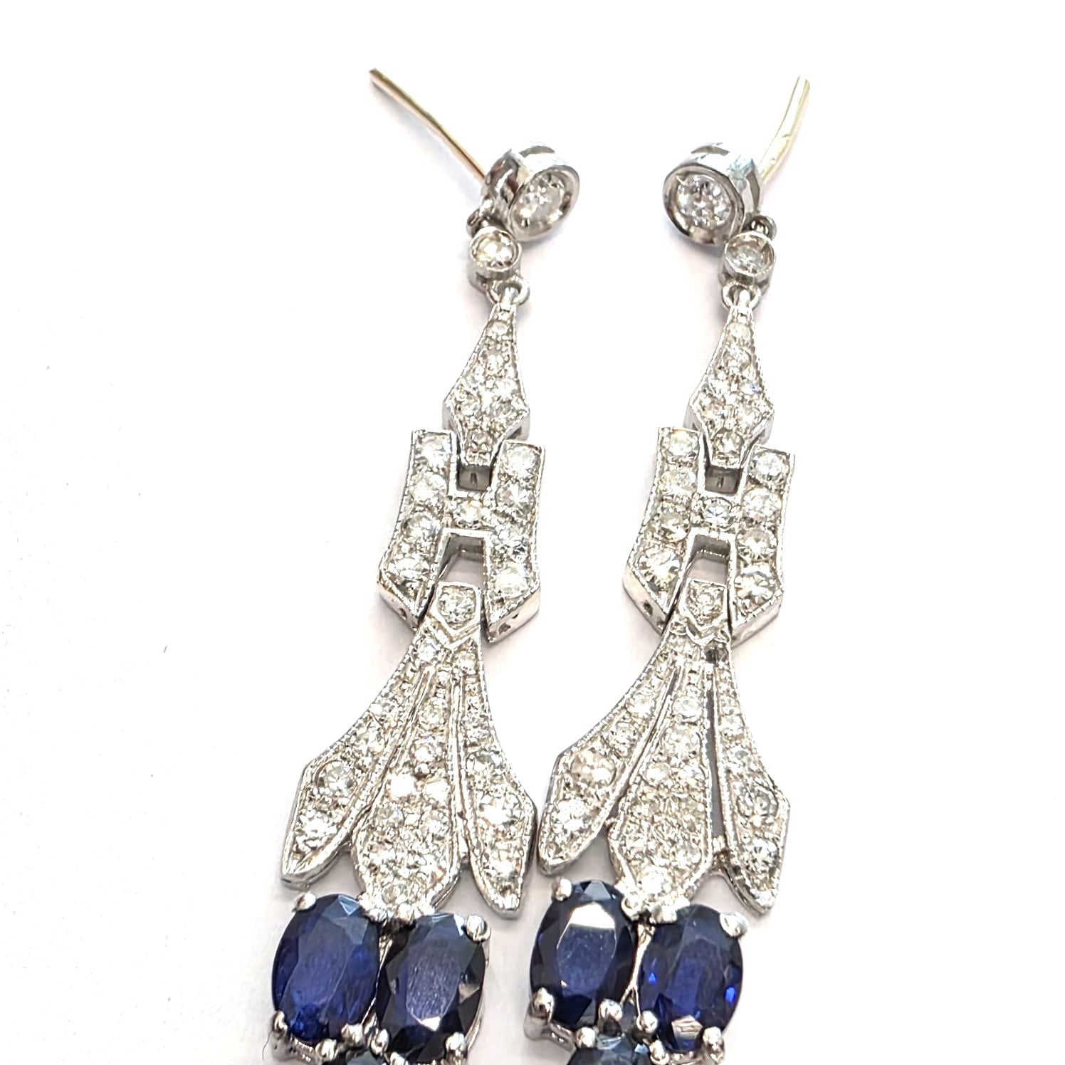 Boucles d'oreilles Pendantes en platine, saphirs et diamants