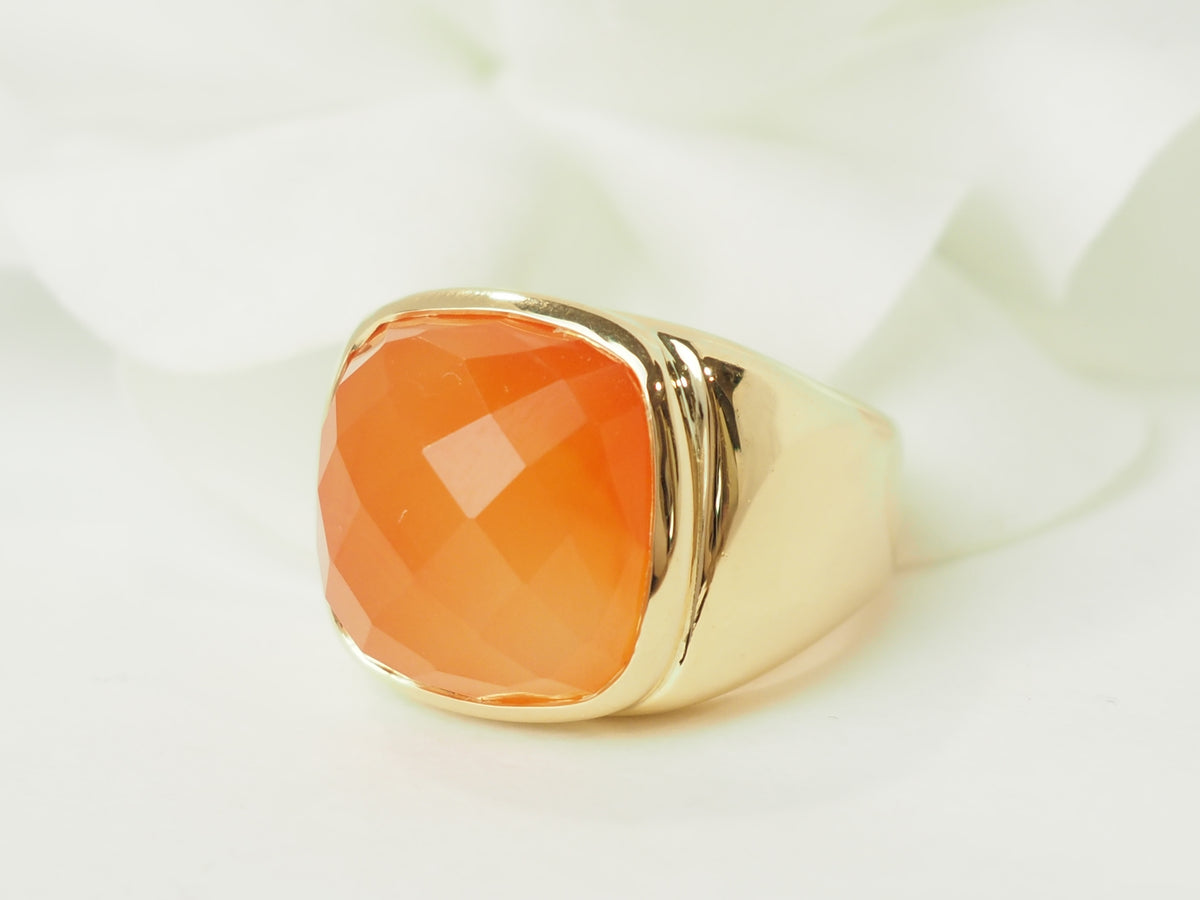 Bague Chevalière en or jaune et cornaline
