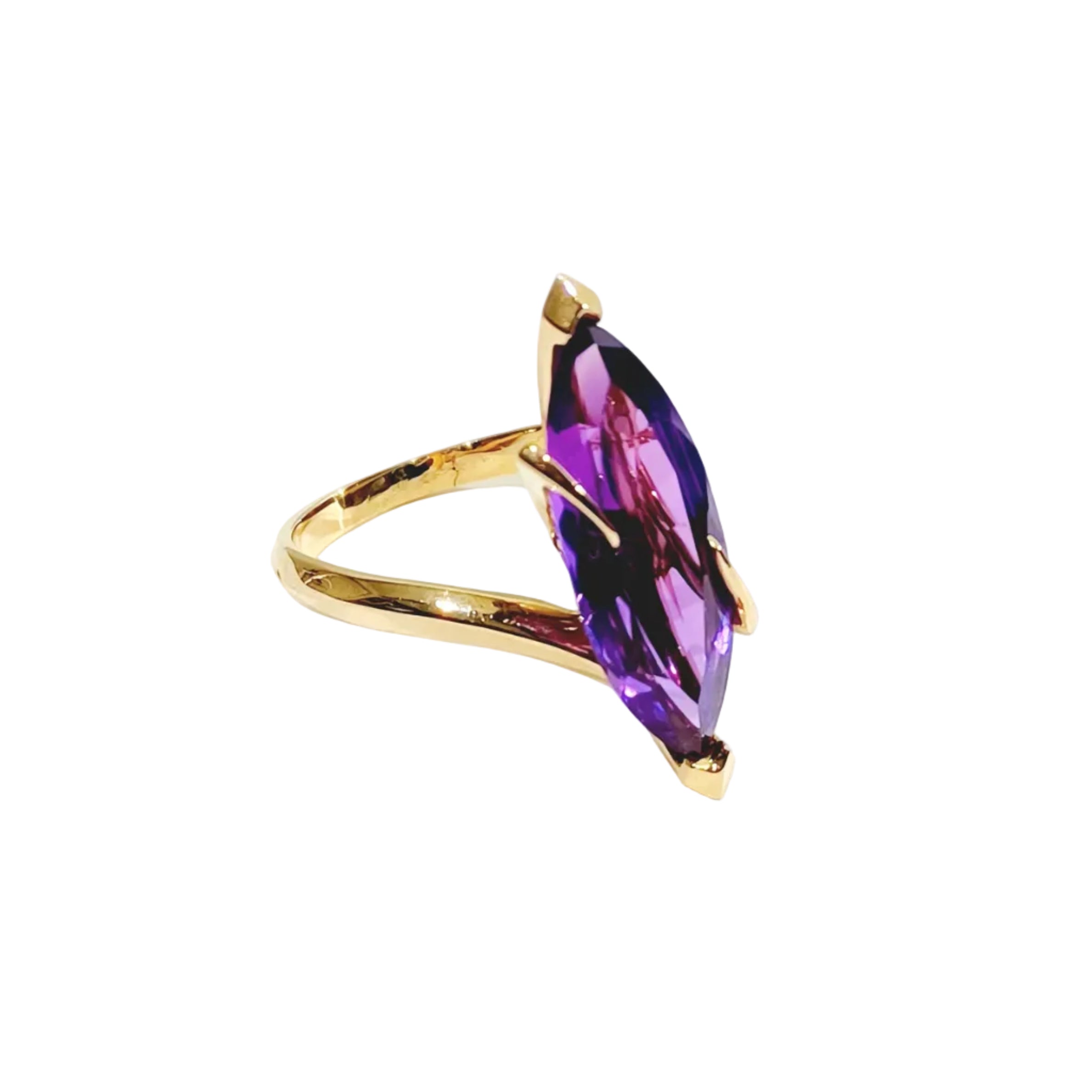 Bague en or rose et améthyste