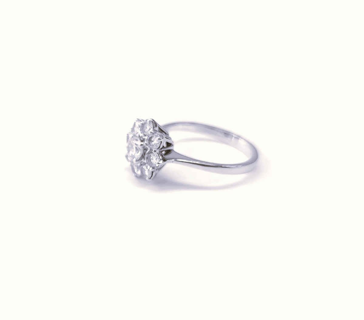 Bague Marguerite en or blanc et diamants