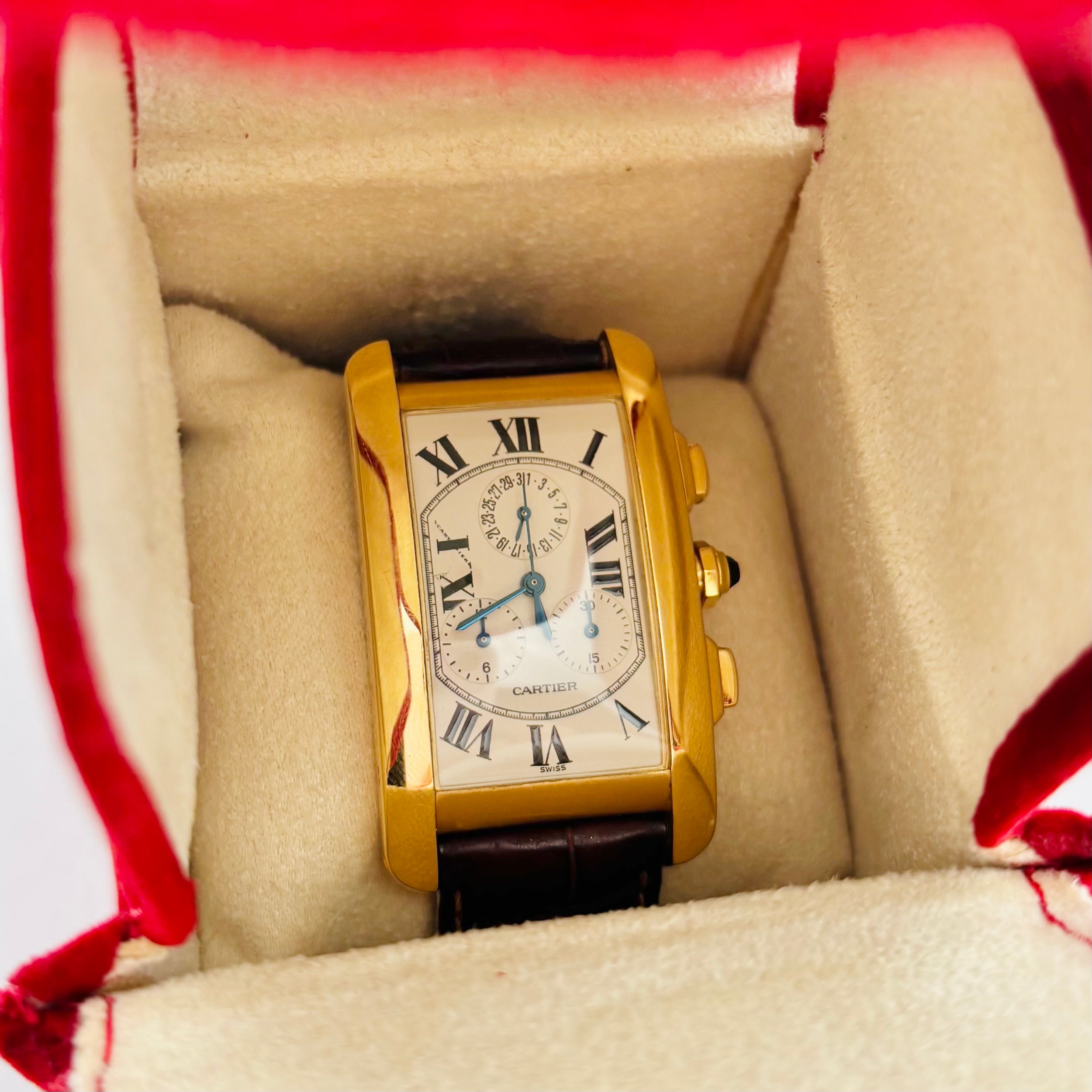 Montre CARTIER "Tank Américaine Chronoflex" en or jaune et cuir