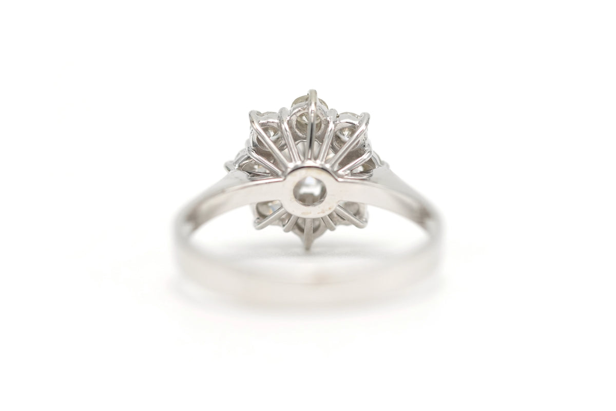 Bague Marguerite en or blanc et diamants