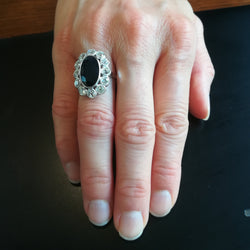 Bague Pompadour en platine, saphir et diamants