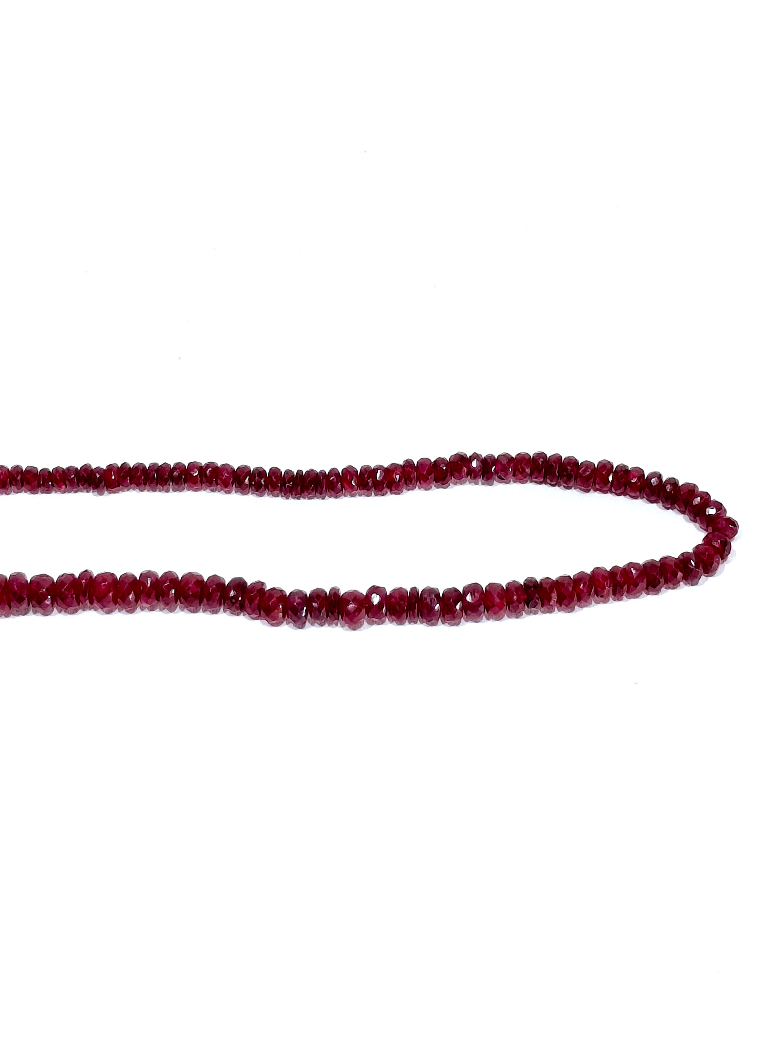 Collier de Perles en rubis