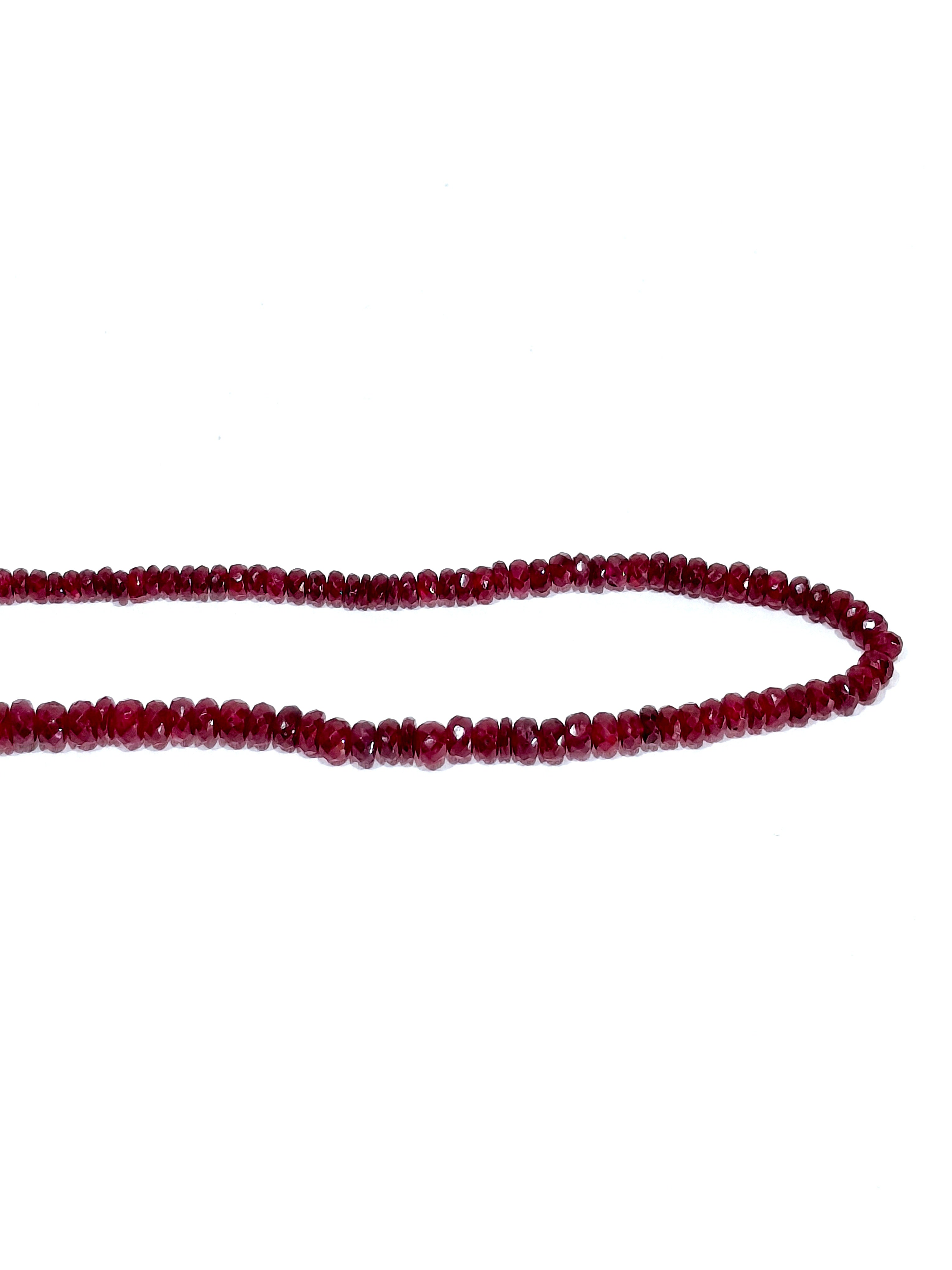 Collier de Perles en rubis