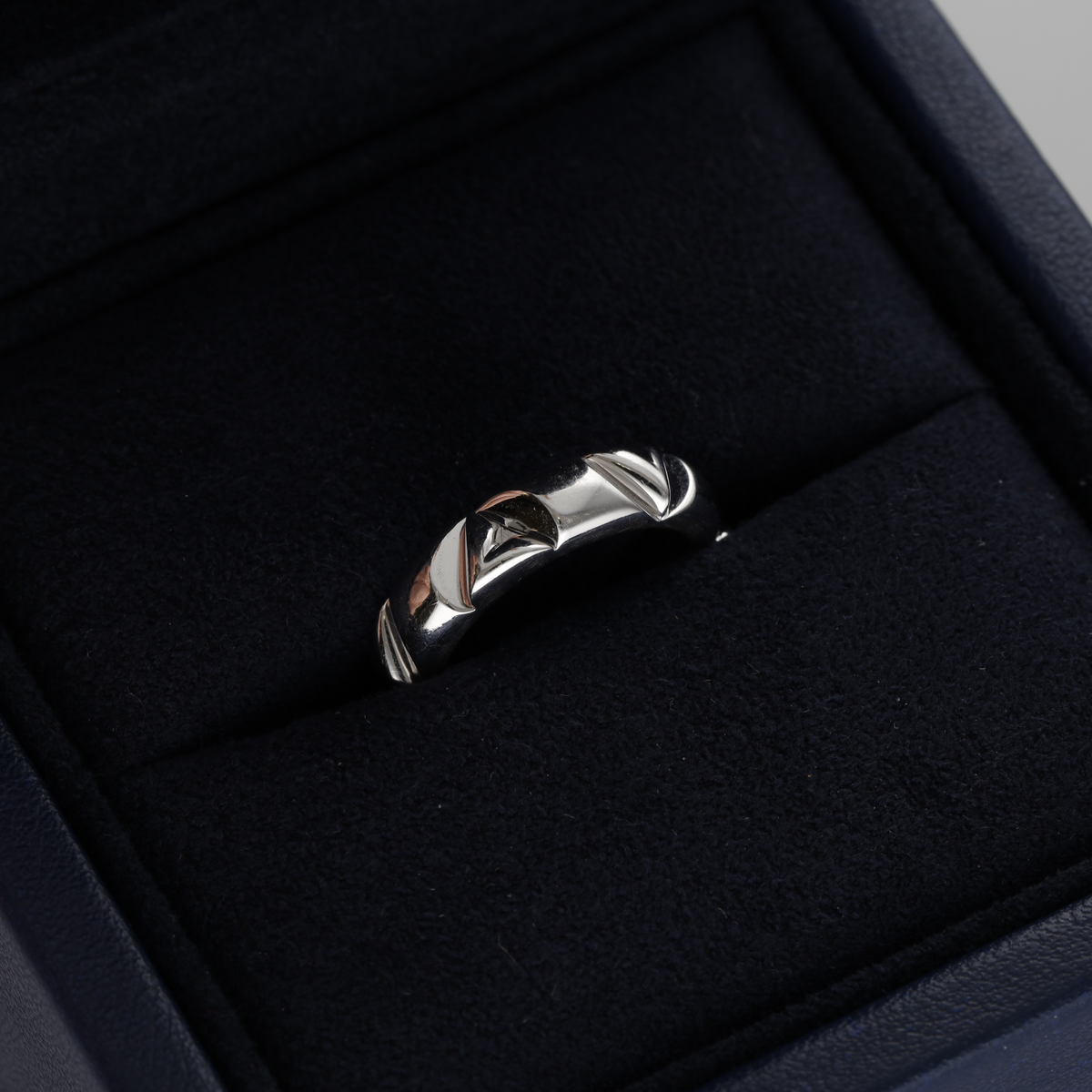 Bague Alliance LOUIS VUITTON "Volt" en or blanc
