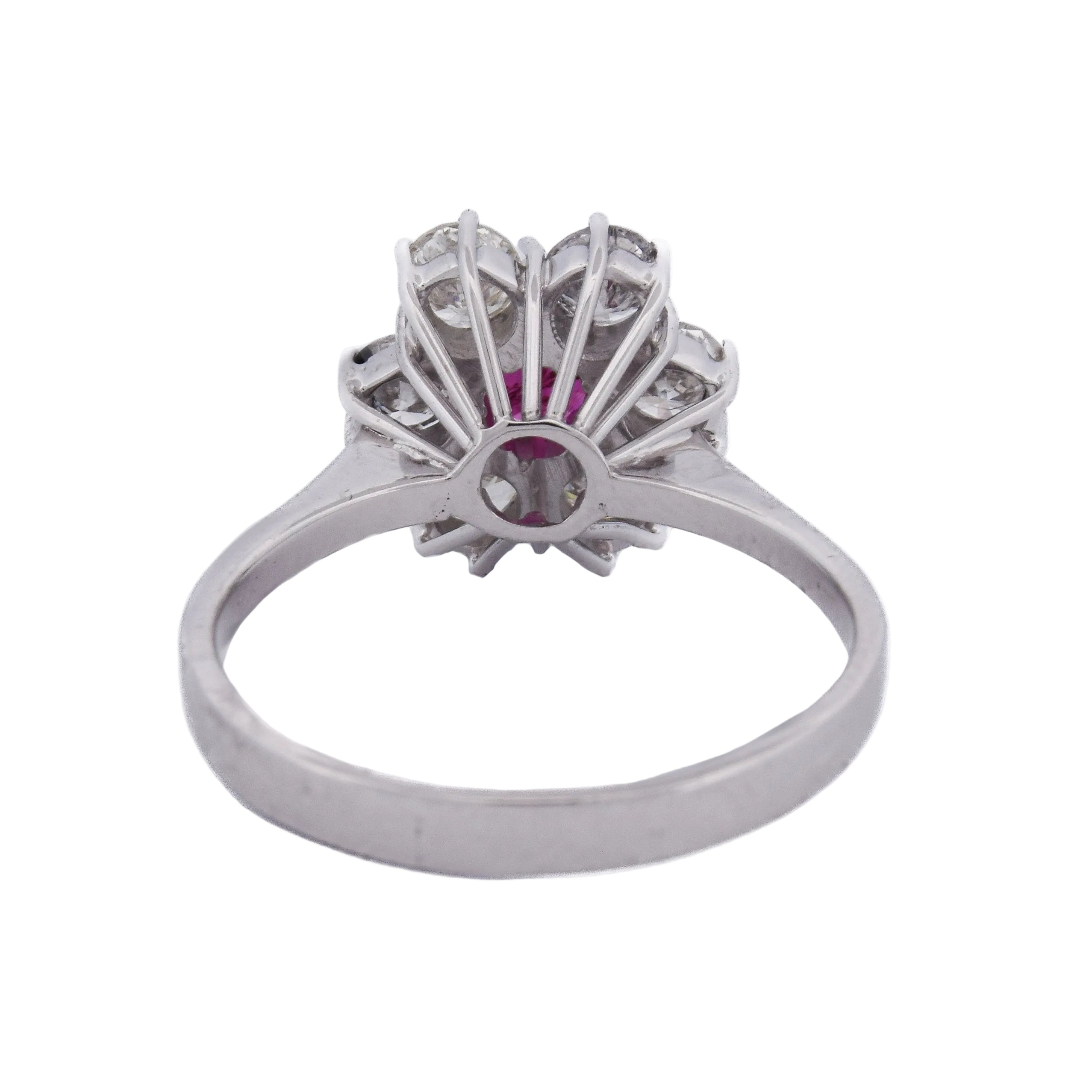Bague Marguerite en or blanc, rubis et diamants
