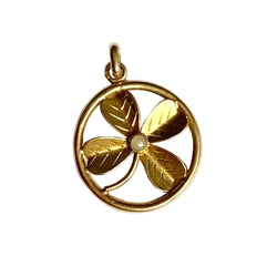Pendentif en or jaune et perle