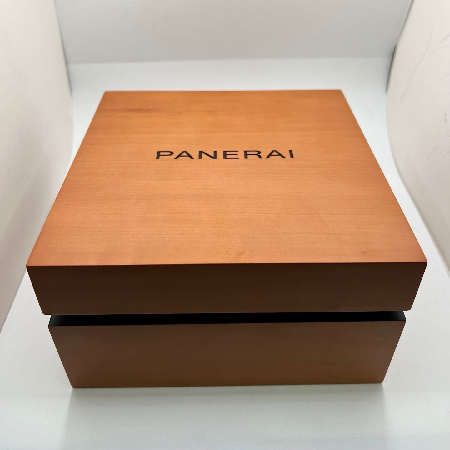 Montre PANERAI "Luminor Base" en acier et caoutchouc