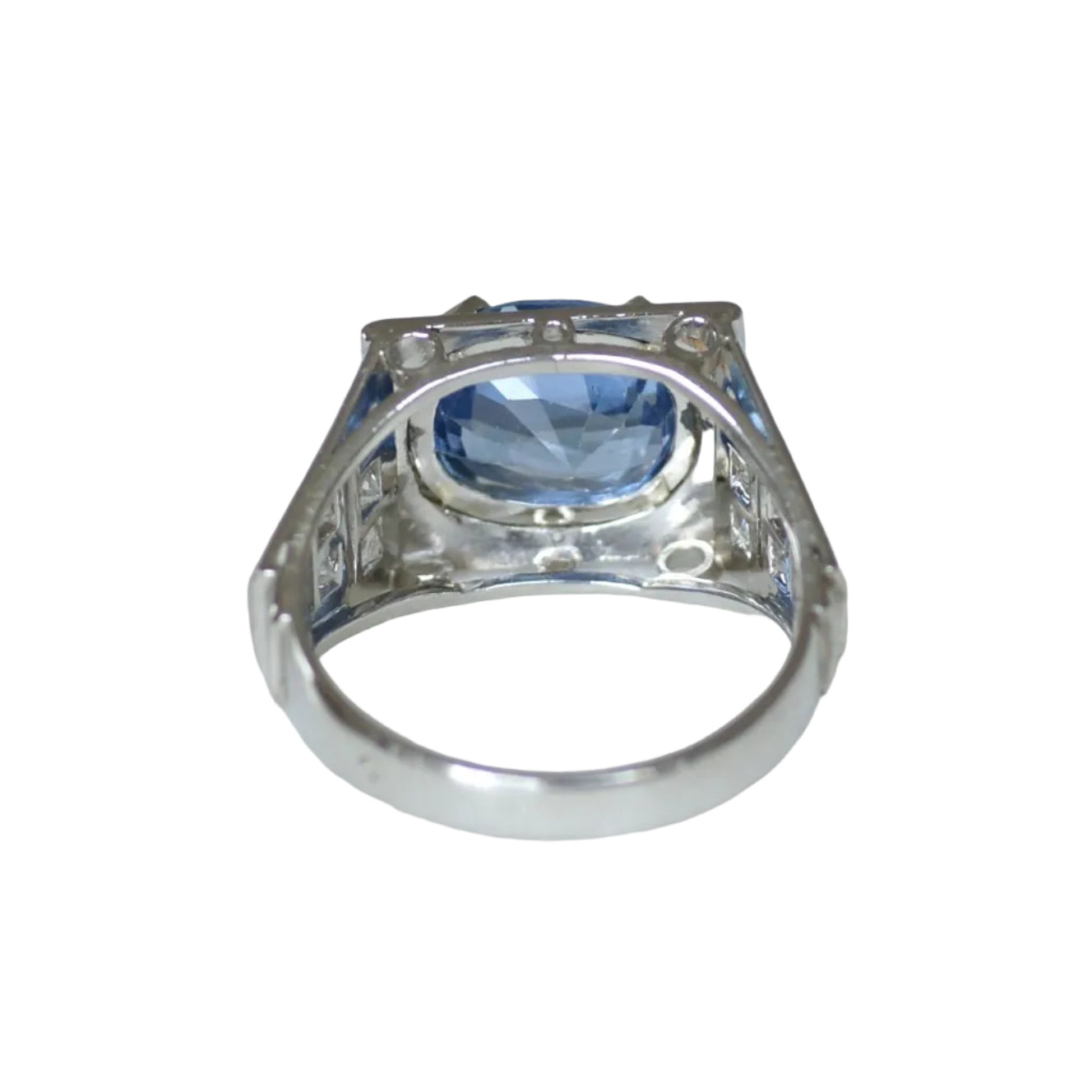 Bague Chevalière en platine, saphir et diamants