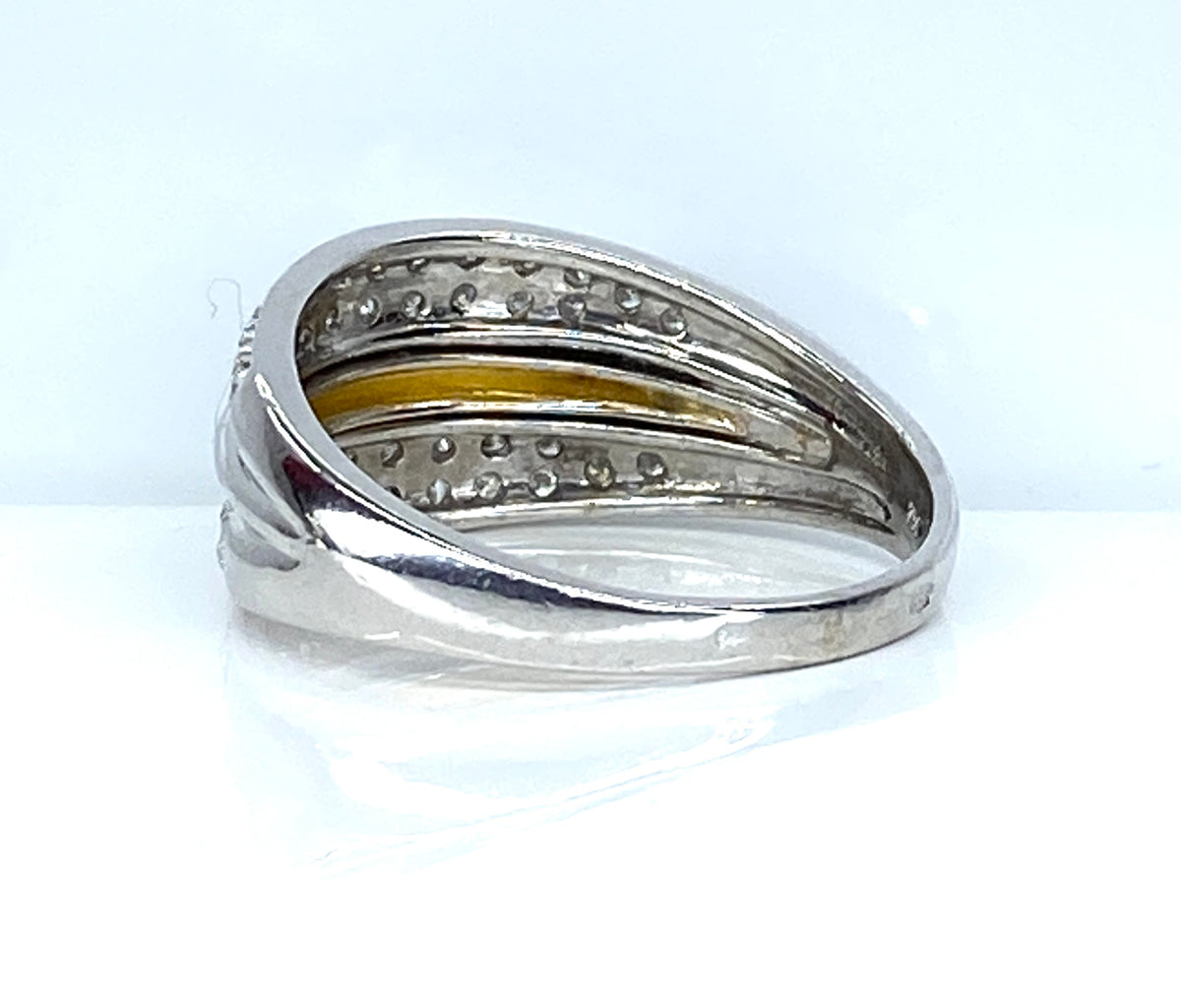 Bague Jonc en or et diamants